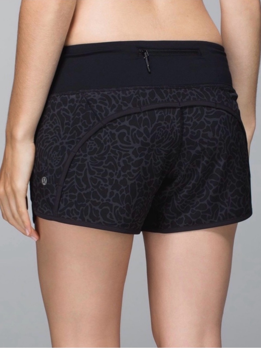 Lululemon Run Time Shorts in Printed Petal Camo Print - Picture 2 of 7